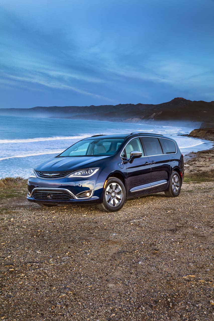 2017-2018 Chrysler Pacifica Hybrid: Avoid charging due to fire risk, warns automaker2017-2018 Chrysler Pacifica Hybrid: Avoid charging due to fire risk, warns automaker