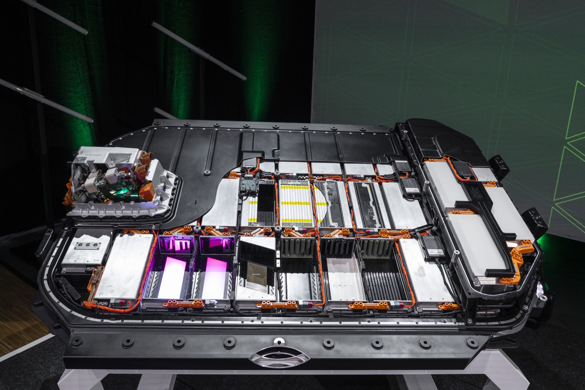 Report: EV battery costs hit another low in 2021, but they might rise in 2022Report: EV battery costs hit another low in 2021, but they might rise in 2022
