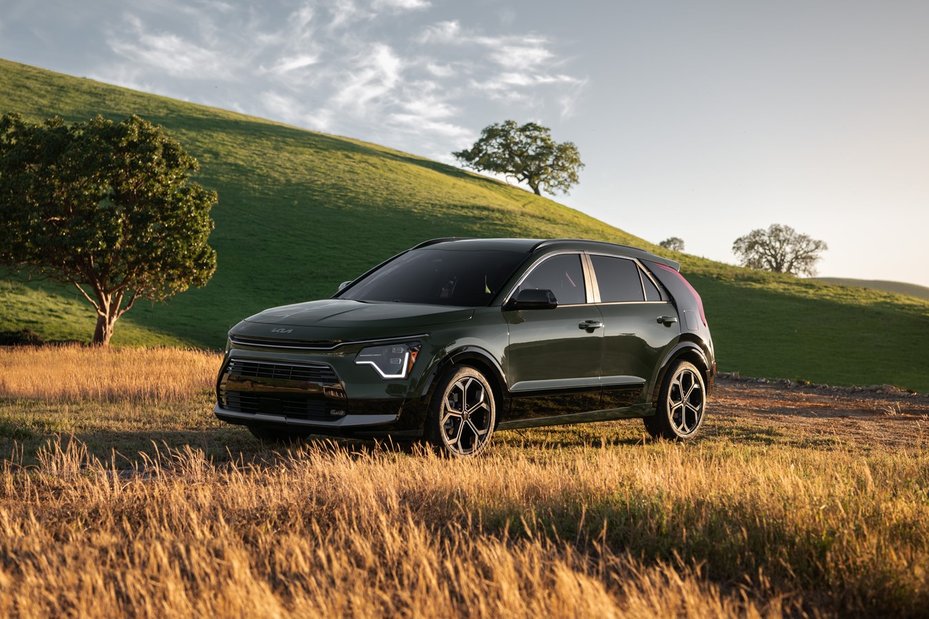 2023 Kia Niro Hybrid costs $27,785, gets up to 53 mpg combined