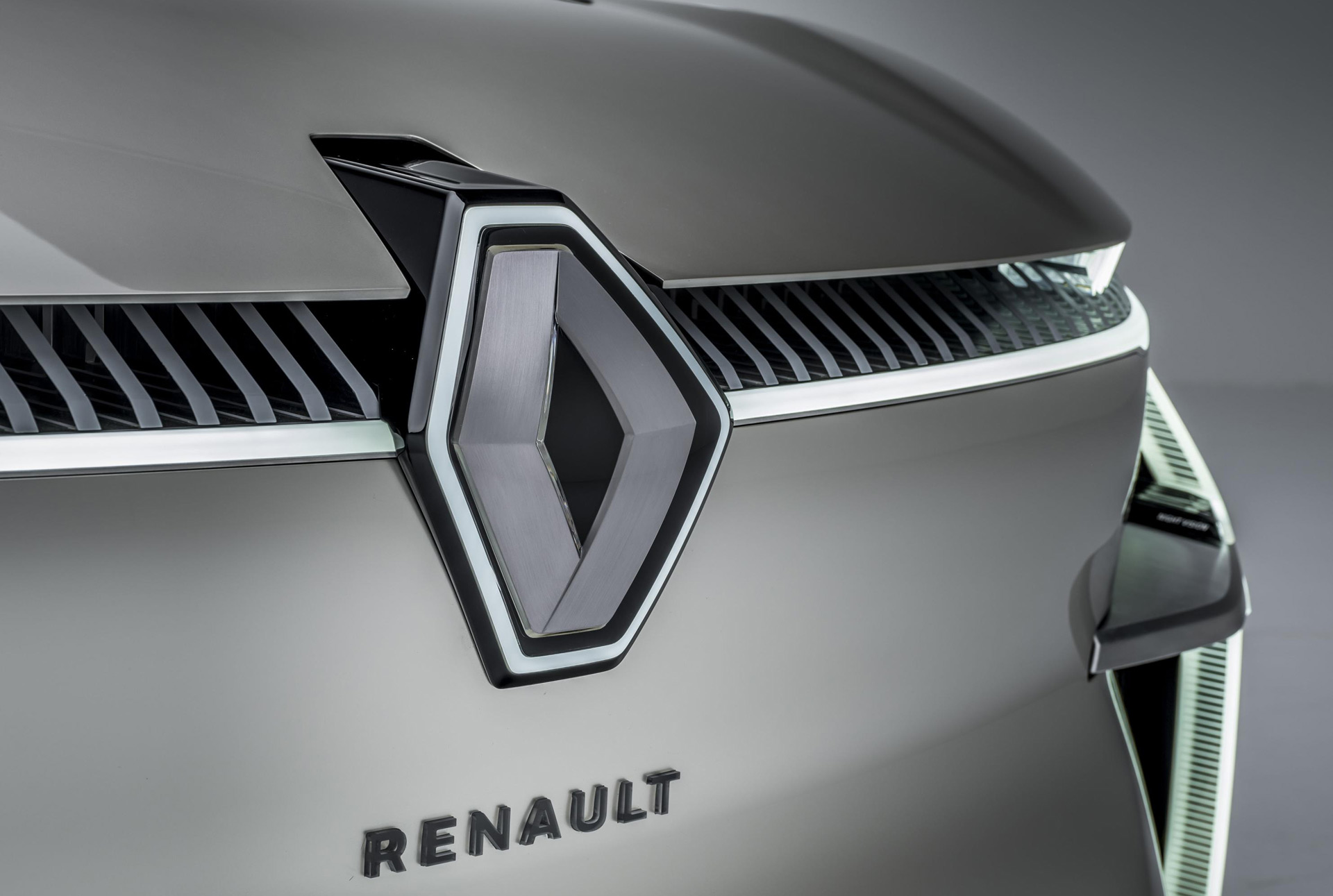 $7.7B Renault-Geely venture seeks to challenge Toyota on hybrids