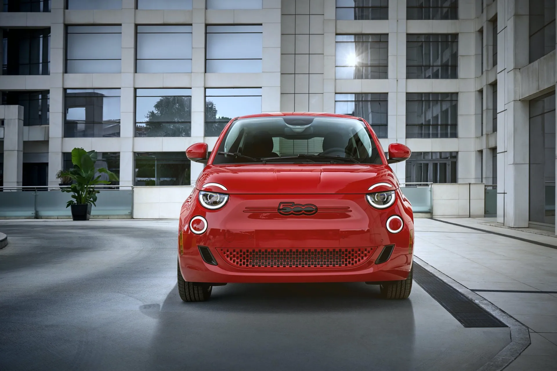 Here’s why the tiny Fiat 500e is a big litmus test for the US EV market