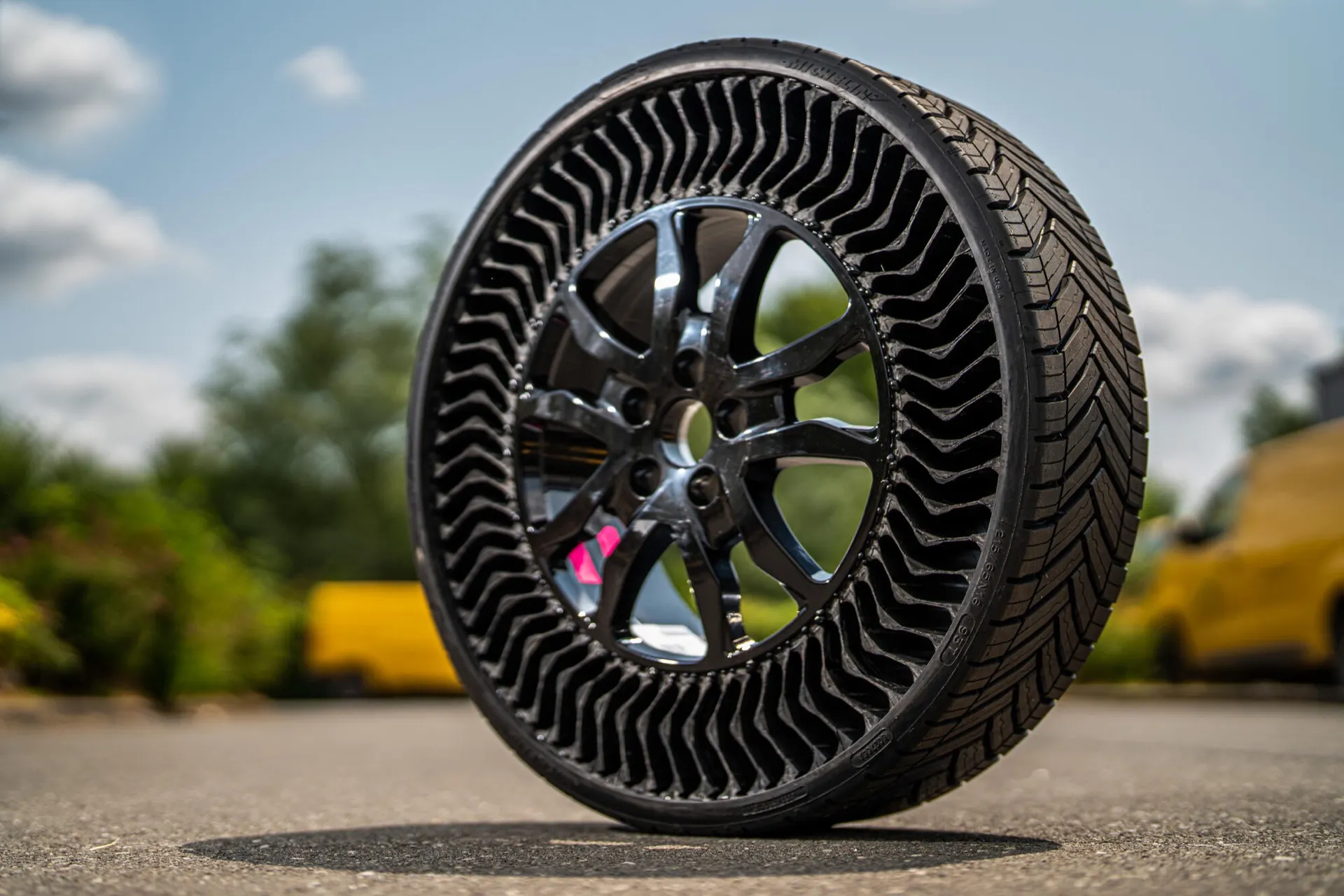 Airless tires look like the future for robotaxis, EVs, and more